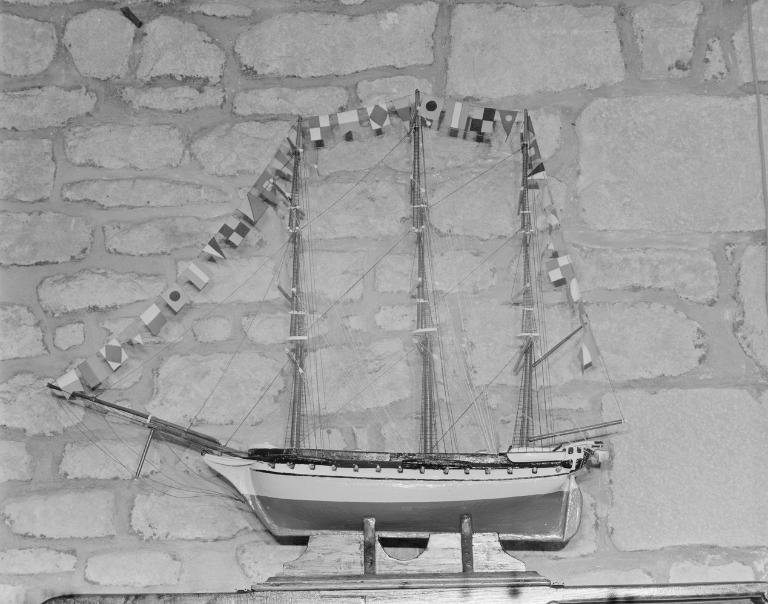 Maquette, ex-voto (maquette de procession, maquette de trois-mâts) : le saint Michel (1), église paroissiale Saint-Michel (Île-aux-Moines)
