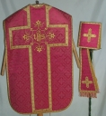 Ornement rouge 1 : chasuble, étole, bourse du corporal, voile du calice