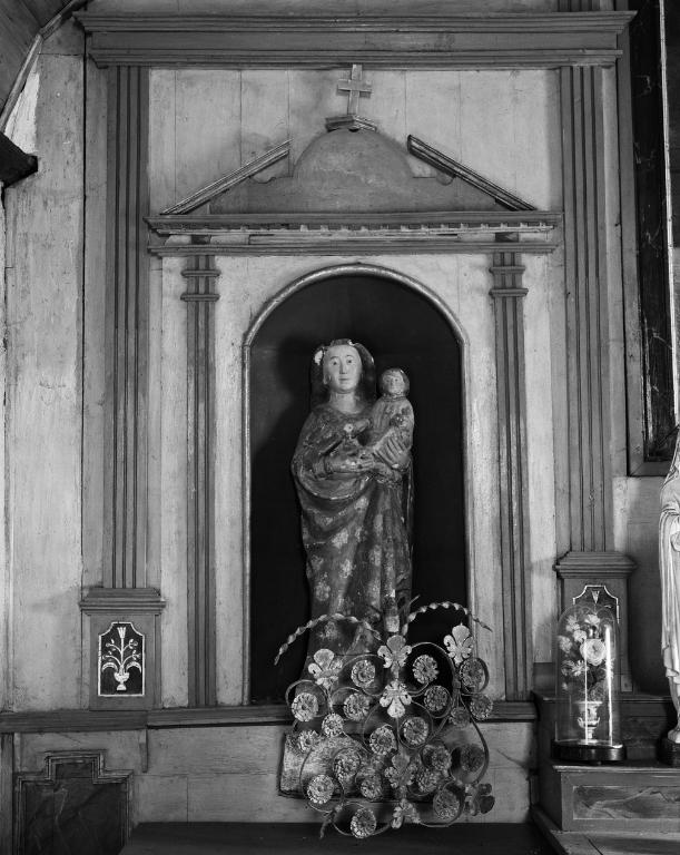 Statue (petite nature, d'applique) : Vierge à l'Enfant, chapelle Saint-Joseph (Theix fusionnée en Theix-Noyalo en 2016)