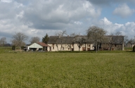 Alignement de maisons, la Héraudière (Brécé)