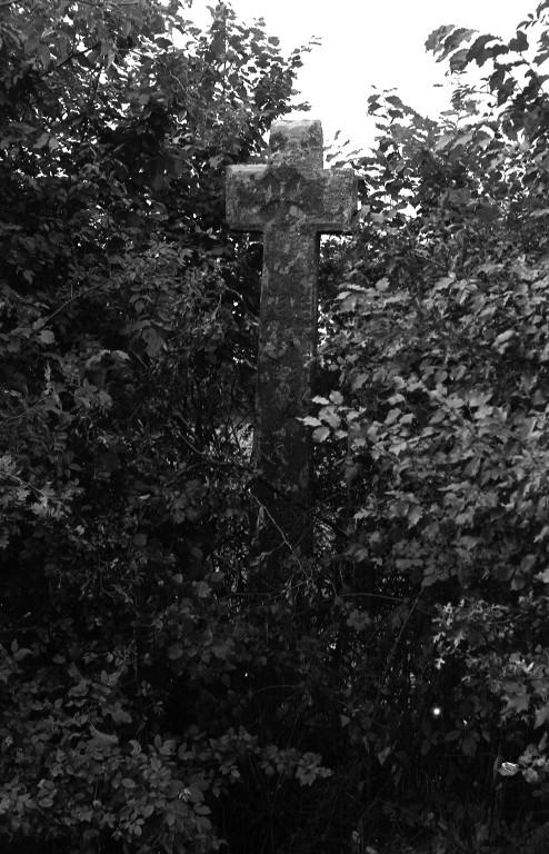 Croix de chemin, rue de la Libération (Gourhel)