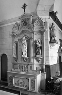 Autels (2), retables (2), tabernacle (autel secondaire, retable à ailes), du Sacré-Coeur de Jésus, du Sacré-Coeur de Marie, église paroissiale Saint-Aubin (Saint-Aubin-des-Landes)