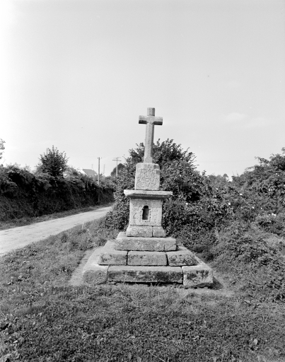 Croix monumentale dite Croix Soudart, Croix des Soldats (Saint-Nicolas-du-Pélem)