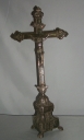 Garniture d'autel : croix d'autel, 8 chandeliers d'autel