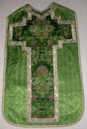 Ornement vert 2 : chasuble, bourse de corporal, étole, manipule, voile de calice