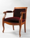 Ensemble d'un fauteuil de célébrant et de 2 tabourets d'église