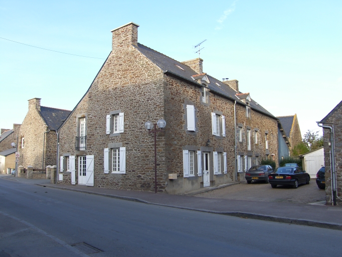 Maison et ferme, rue de la Mairie (Saint-Guinoux)