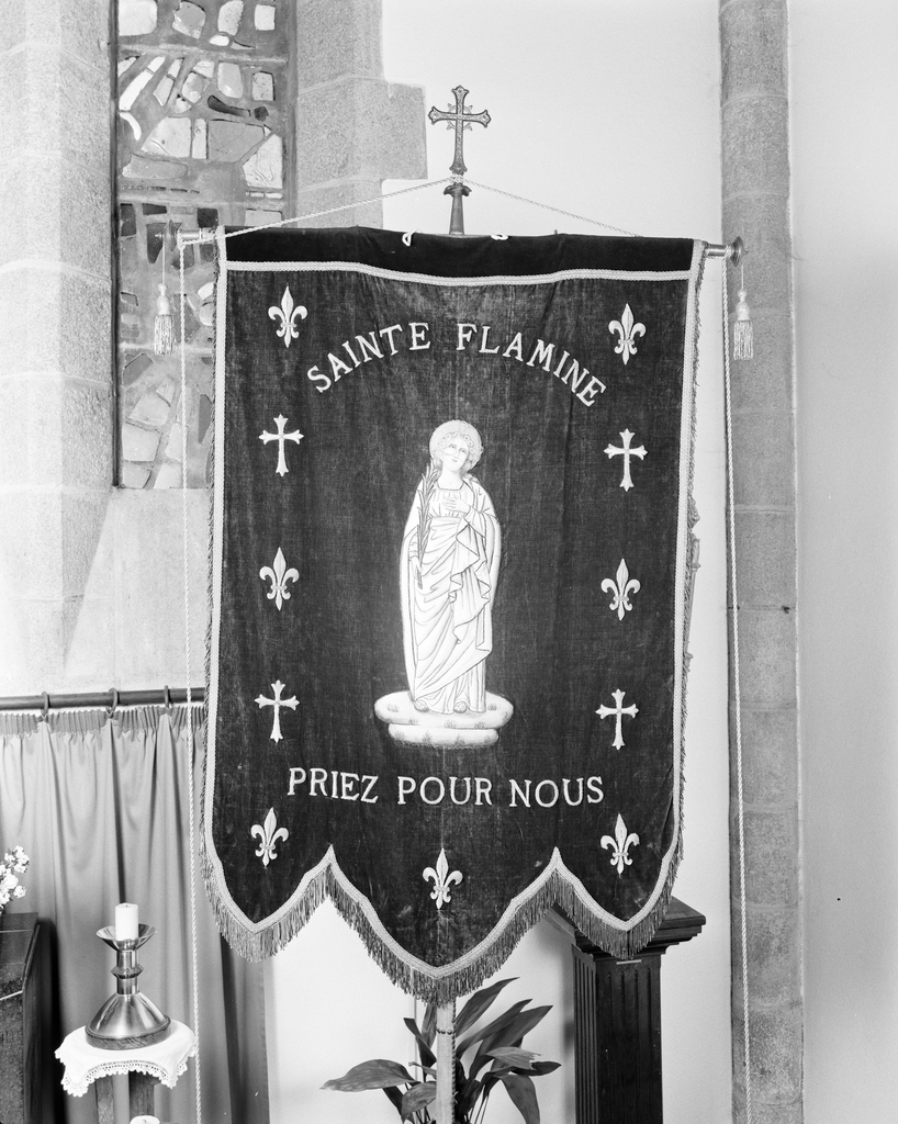 Bannière de procession : sainte Flamine, Vierge à l'enfant, église paroissiale Notre-Dame-des-Fleurs (Gestel)