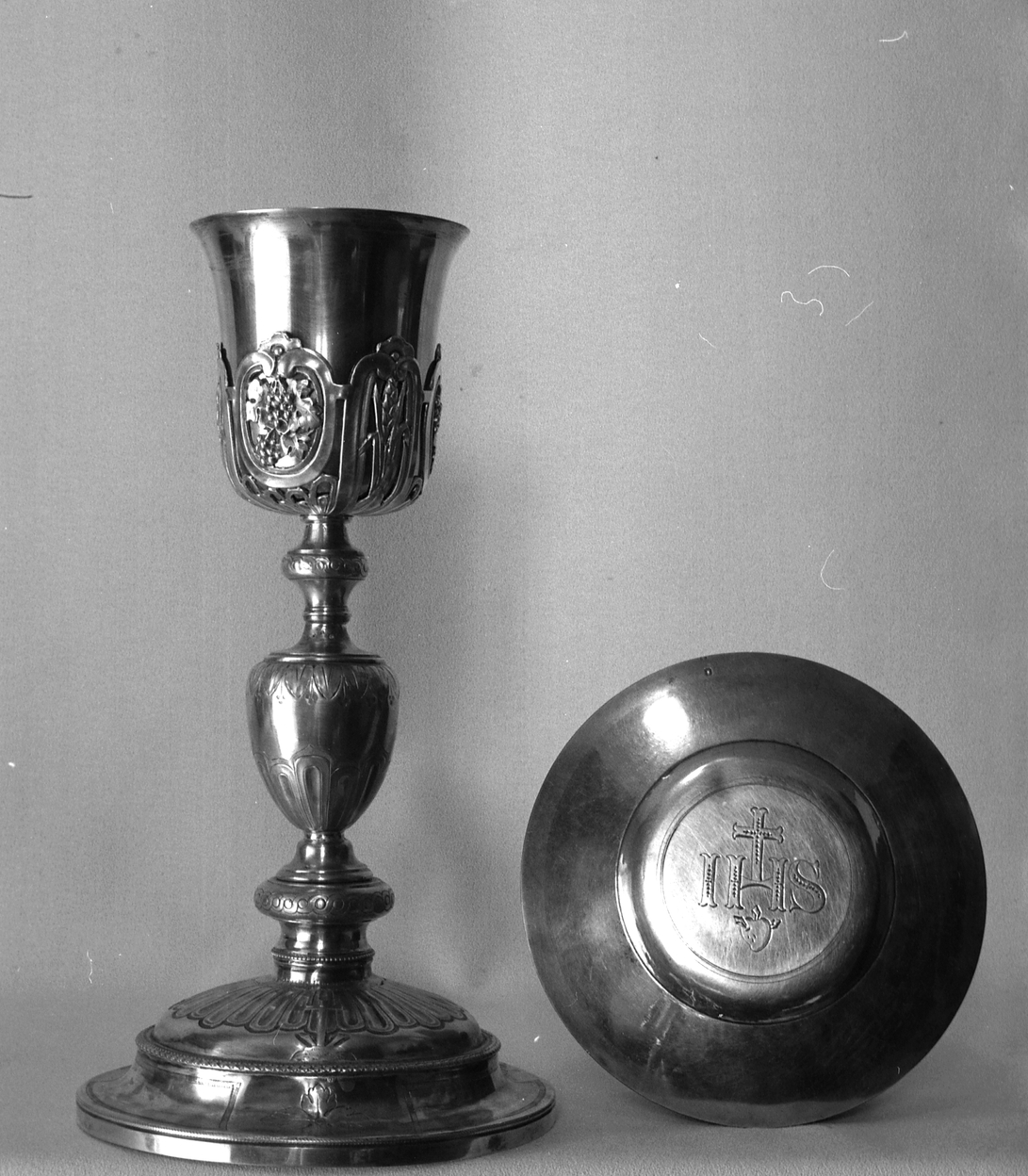 Calice, patène (1), église paroissiale Saint-Guérec (Cléguérec)