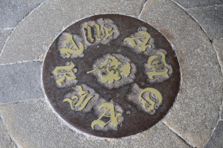 Statue : Vierge à l'Enfant dite Notre-Dame de Bon Secours ou la Vierge noire, Basilique Notre-Dame-de-Bon-Secours (Guingamp)