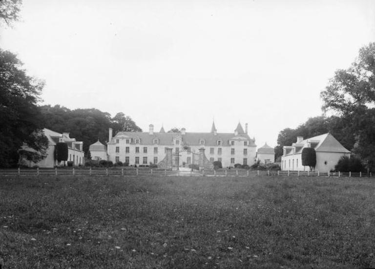 Château de la Villeder (Le Roc-Saint-André fusionnée en Val d'Oust en 2016)
