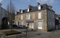 Maison,2 rue de la Trinité ;  rue de la Poterie (Châteaugiron)