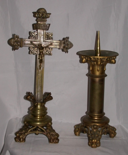 Garniture d'autel 2 : croix et 6 chandeliers