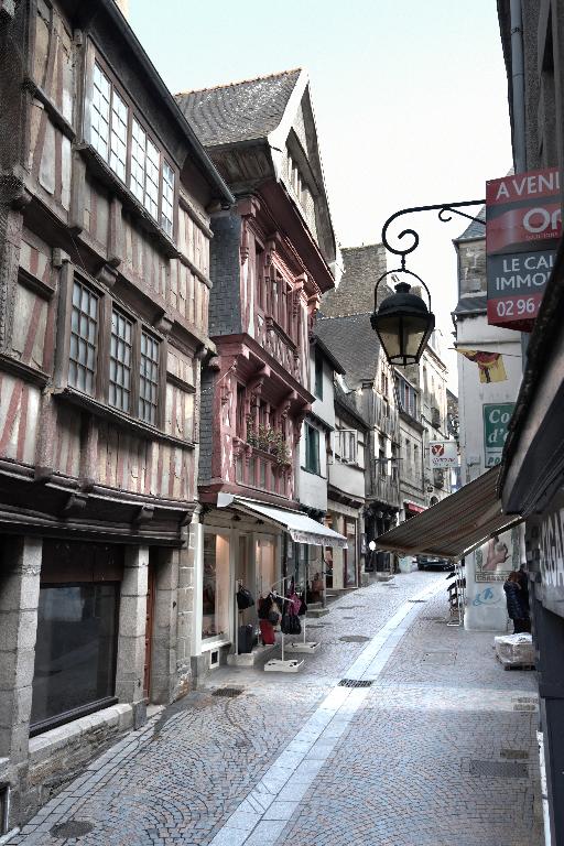 Maison à boutique du 16e siècle, 3 rue des Chapeliers (Lannion)