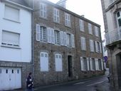 Maison, 3 Monseigneur rue Tréhiou ; 1 rue du Saint-Jean-Baptiste de la Salle (Vannes)