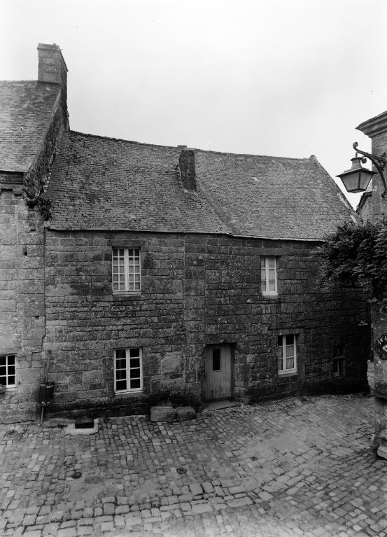 Maison, place de l'Eglise (Locronan)