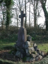 Croix de chemin, près de la Ville Gicquel (Saint-Pierre-de-Plesguen fusionnée en Mesnil-Roc'h en 2019)