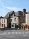 Maison, 15 place de l'Ancien Marché ;  rue de l'Eglise (Bais)