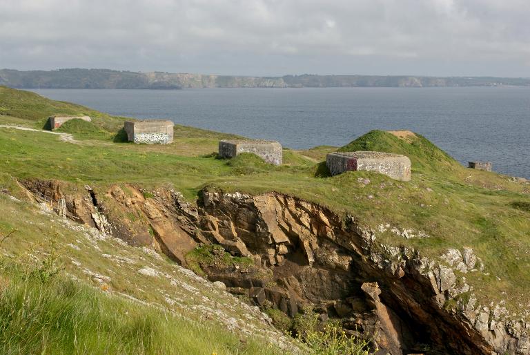 Batterie d'artillerie de côte pour quatre canons de 7,5 cm sous bunkers - casemates de type 671 de Toulbroc'h (Locmaria-Plouzané)