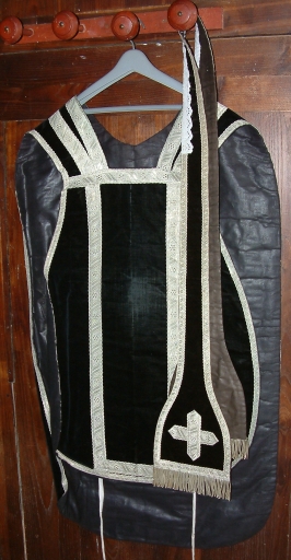 Chasuble, étole et bourse de corporal