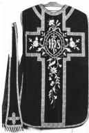 Chasuble, étole (ornement noir), église paroissiale Saint-Pierre Saint-Paul (Caudan)
