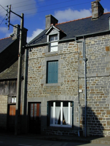 Magasin de commerce, rue Mademoiselle du Vautenet (Meillac)