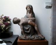 Groupe sculpté : Vierge de pitié, église paroissiale Notre-Dame-des-Fleurs (Gestel)