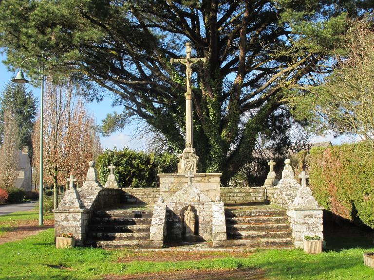Croix monumentale, dite Croix de la Motte, le bourg (Pluherlin)