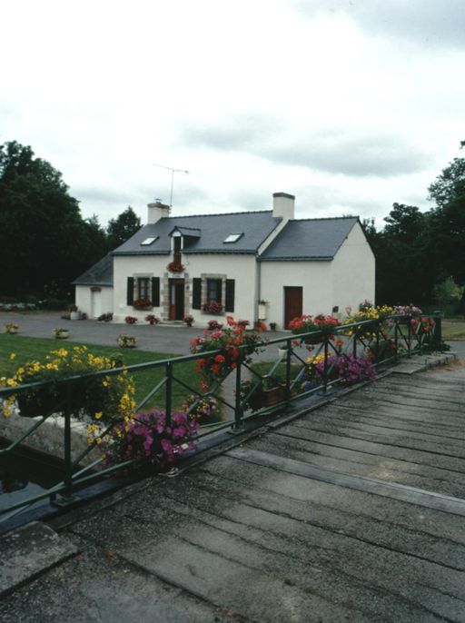 Maison éclusière, le Moulin de Saint-Jouan (Guillac)
