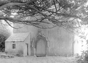 Chapelle Saint-Gilles, Prieuré de bénédictins, Pont Priant (Le Saint)