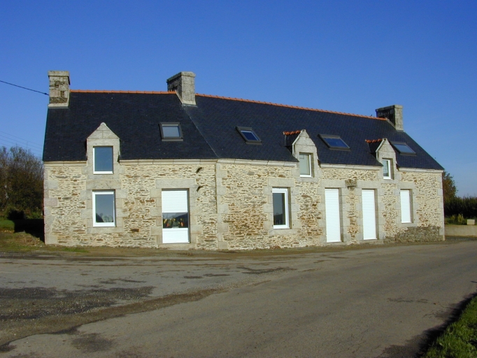 Maison, Keraron (Pluméliau fusionnée en Pluméliau-Bieuzy en 2019)
