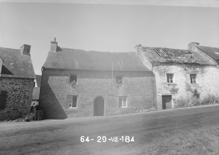 Maison, Kergroas (Plounévézel)