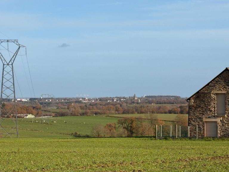 Présentation de la commune de Chanteloup : de pierre et de terre