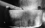 Fonts baptismaux (cuve baptismale à infusion), église Paroissiale Notre-Dame (Kergrist-Moëlou)