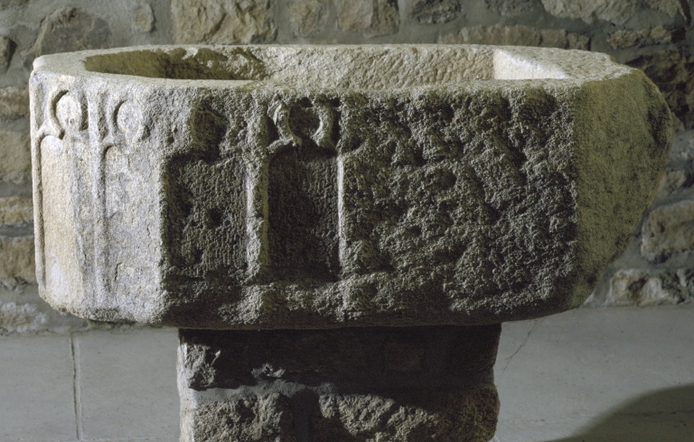 Fonts baptismaux, Lescouët-Jugon (Jugon-les-Lacs fusionnée en Jugon-les-Lacs - Commune nouvelle en 2016)