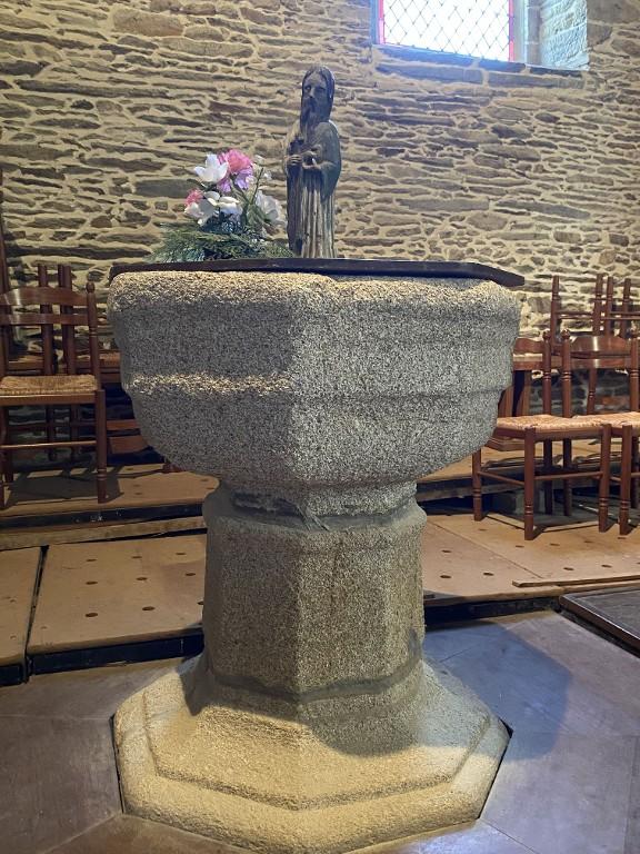 Fonts baptismaux, église Saint-Pierre (La Chapelle-Gaceline fusionnée en La Gacilly en 2017)