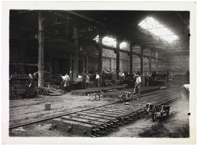 Usine de construction mécanique Rosengart, puis Chaffoteaux et Maury, actuellement magasins de commerce, quai Armez, port du Légué (Saint-Brieuc)