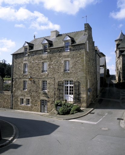 Maison, 1 rue du Château (Jugon-les-Lacs fusionnée en Jugon-les-Lacs - Commune nouvelle en 2016)