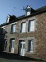 Immeuble à logements, 2 rue du Prieuré (Sens-de-Bretagne)