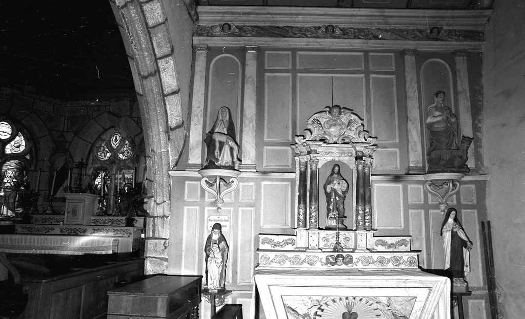 Autel, retable, gradins d'autel (2), exposition (autel secondaire, retable à panneau compartimenté), église paroissiale Saint-Budoc (Trégarvan)