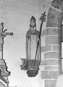 Statue (grandeur nature) : saint Corneille, chapelle Saint-Isaac de Coataudren (Langonnet)