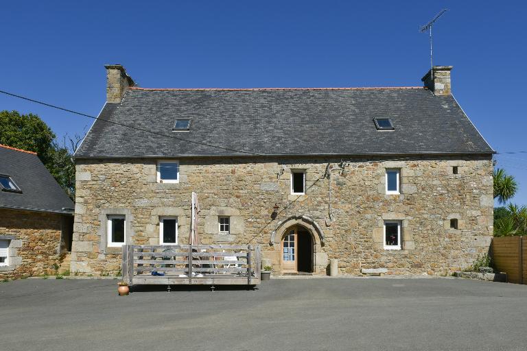 Ancien manoir, Donan (Camlez)