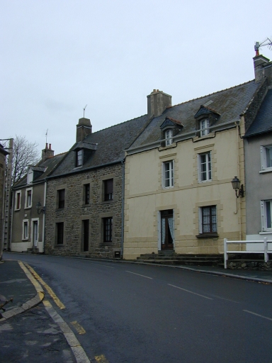 Maison, 6 place de l'Eglise (Saint-Coulomb)