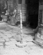 Porte-cierges funéraire, chapelle Saint-Gobrien (Saint-Servant-sur-Oust)