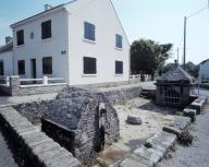Fontaine de dévotion, chemin de l'Eau Courante, Bourgneuf (Arzon)