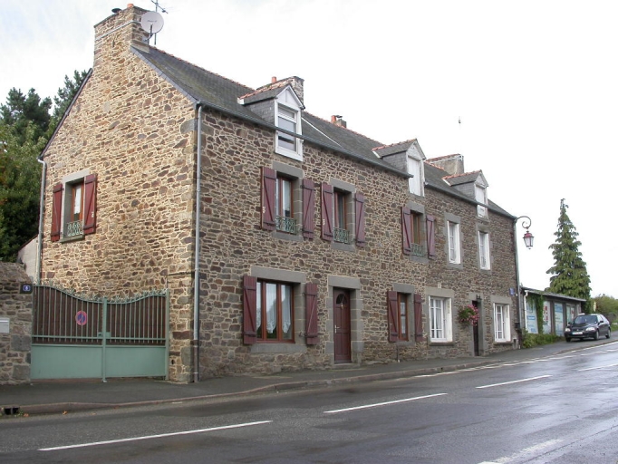 Alignement d'une maison et d'une maison à boutique, 6,8 rue du Fort, la Motte-Rogon (Saint-Père-Marc-en-Poulet)