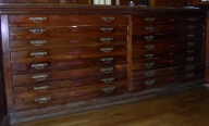 Armoire et chasublier