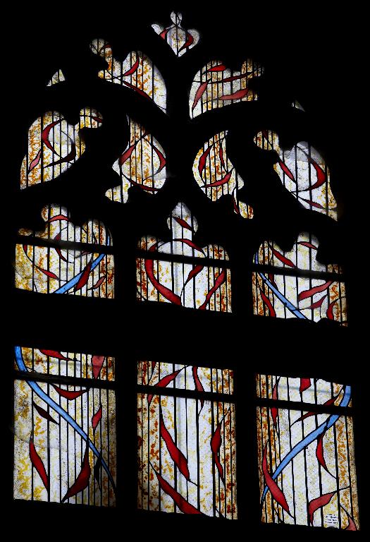 Verrière non figurative de la baie 00, église Saint-Gilles (Malestroit)