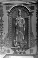 Groupe sculpté (d'applique, petite nature) : Vierge à l' Enfant foulant aux pieds la démone et Jessé, église paroissiale Saint Corentin (Glomel)