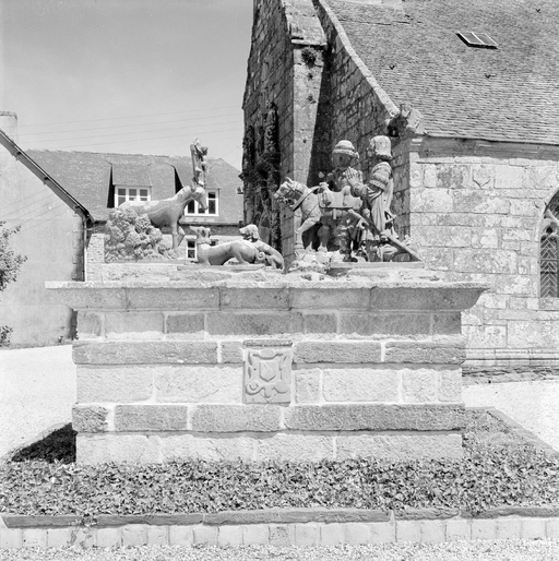 Groupe sculpté : la châsse de saint Hubert, église paroissiale Saint-Jérôme (Cast)